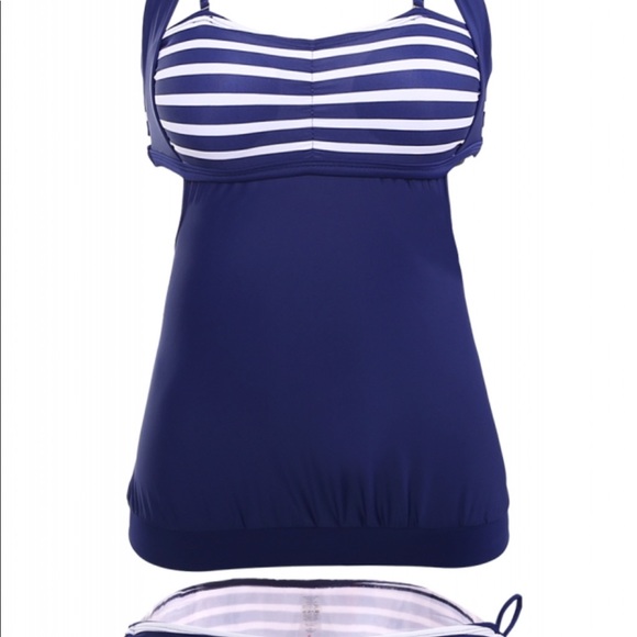 Bathing suits - Picture 4 of 8